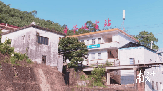 強化政治擔(dān)當(dāng)護航重大工程建設(shè)<strong></p>
<p>建設(shè)工程</strong>，英德市委書記陳龍興調(diào)研黃茅峽水庫工程建設(shè)情況:建設(shè)工程